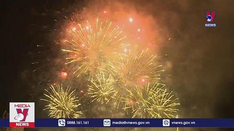 Đề xuất tạm dừng bắn pháo hoa, tổ chức lễ hội 2022