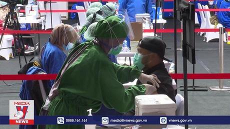 Indonesia miễn phí tiêm vaccine COVID-19 mũi thứ ba