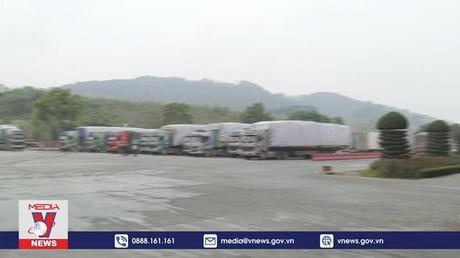 Xuất khẩu thanh long qua cửa khẩu Lào Cai vẫn gặp khó khăn