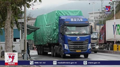 Lạng Sơn dừng tiếp nhận phương tiện xuất khẩu hoa quả tươi