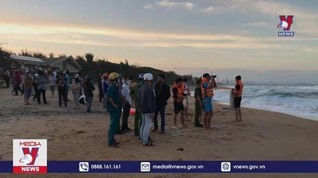 Sóng biển cuốn trôi hai học sinh ở Phú Yên

