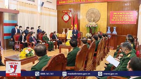 Chủ tịch nước kiểm tra công tác trực Tết, sẵn sàng chiến đấu tại Quân khu 5