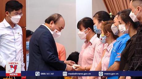 Chủ tịch nước trao quà Tết cho các hộ nghèo tại Đà Nẵng