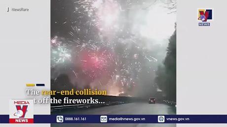 Pháo hoa phát nổ sau tai nạn giao thông