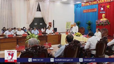 Chủ tịch nước gặp mặt lãnh đạo, nguyên lãnh đạo tỉnh An Giang

