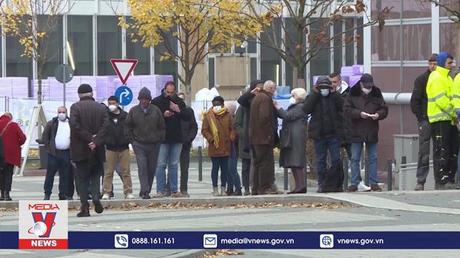 Các nước điều chỉnh chiến lược chống dịch do biến thể mới