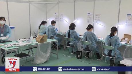 Nhật Bản mở lại các trung tâm tiêm phòng quy mô lớn