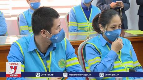 Bí thư Thành ủy Hà Nội chúc tết công nhân Môi trường