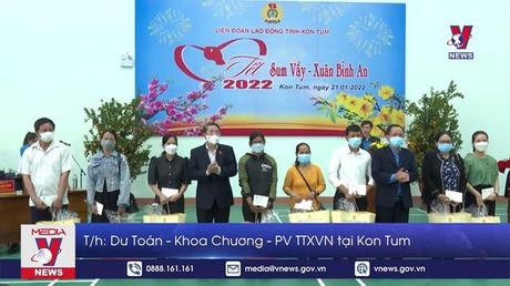 Phó Chủ tịch Quốc hội trao quà Tết tại Kon Tum