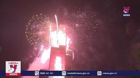 Bộ Công Thương tuýt còi doanh nghiệp 'ép' khách hàng mua combo pháo hoa
