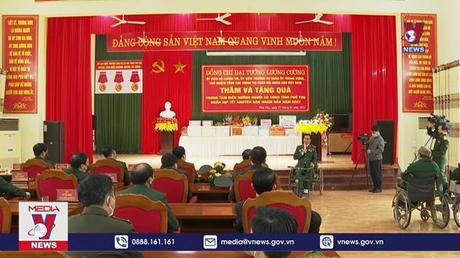 Đại tướng Lương Cường thăm và chúc Tết tại tỉnh Phú Thọ