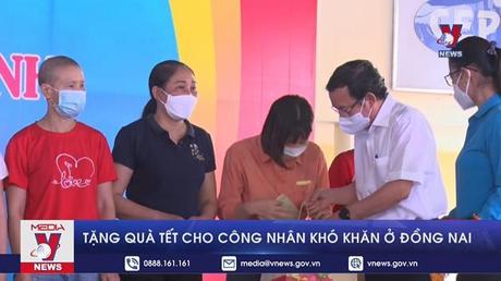 Tặng quà Tết cho công nhân khó khăn ở Đồng Nai
