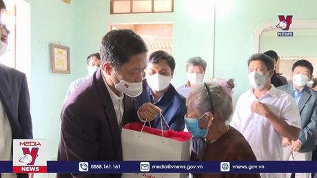 Trưởng ban Kinh tế Trung ương thăm, tặng quà và chúc Tết tại tỉnh Quảng Trị

