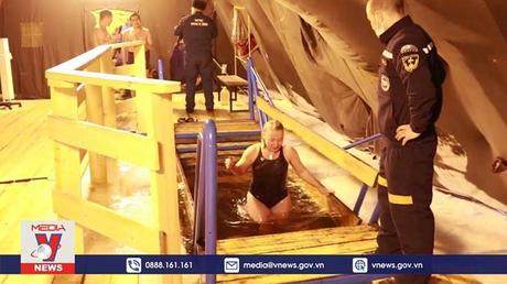 Tắm băng ở nơi lạnh nhất nước Nga