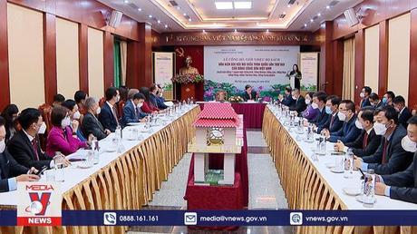 Xuất bản bộ sách Văn kiện Đại hội Đảng XIII bằng 7 thứ tiếng