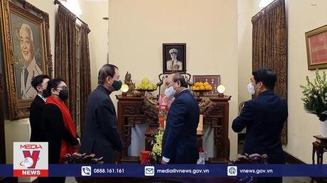 Chủ tịch nước Nguyễn Xuân Phúc dâng hương tưởng nhớ Lãnh đạo Đảng, Nhà nước