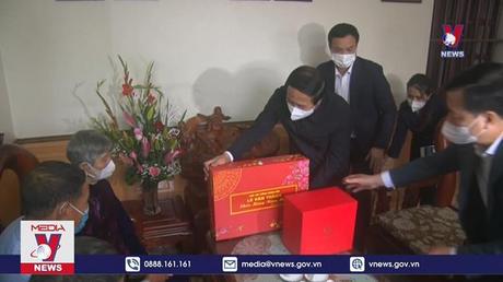Phó Thủ tướng Lê Văn Thành tặng quà tết tại Hải Dương