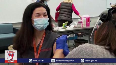 Pfizer thử nghiệm lâm sàng vaccine chống Omicron