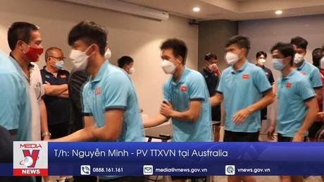 Đại sứ Việt Nam tại Australia gặp gỡ đội tuyển bóng đá nam