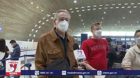 Vietnam Airlines mang “quà Tết” đến kiều bào Pháp