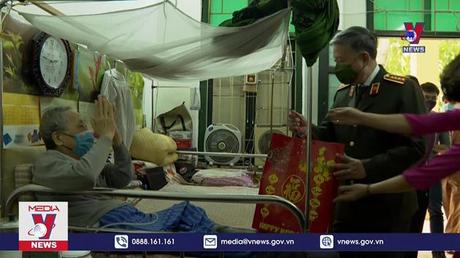 Bộ trưởng Công an thăm hỏi, chúc Tết thương bệnh binh