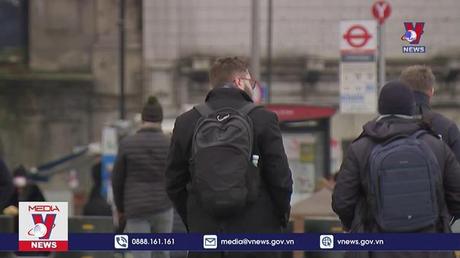 Anh nghiên cứu khả năng lây nhiễm của Omicron