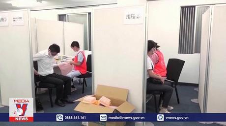Nhật Bản mở lại các trung tâm tiêm phòng quy mô lớn