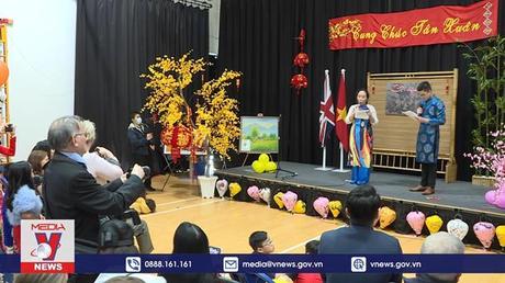 Không khí đón Tết xa quê của cộng đồng người Việt 