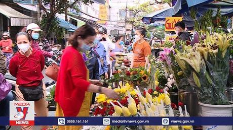 Phiên chợ ngày cuối năm