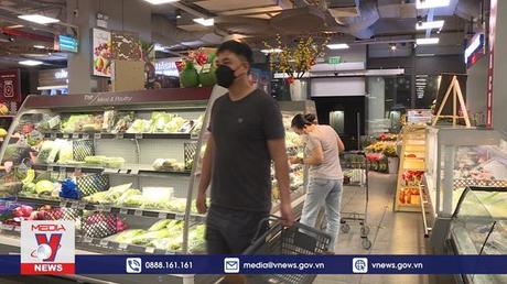 Siêu thị TP.HCM tấp nập mua sắm cuối năm