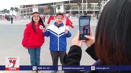 Không khí trước trận đấu Việt Nam - Trung Quốc