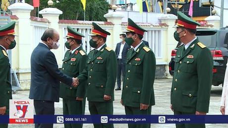 Chủ tịch nước chúc Tết lực lượng vũ trang thành phố Đà Nẵng
