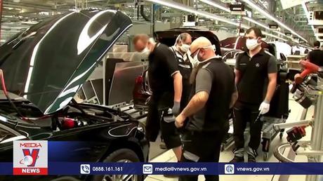 Hãng ô tô Daimler chính thức đổi tên thành Mercedes-Benz