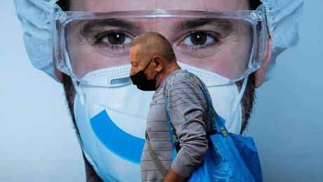 Xu hướng đáng ngại cố tình tự lây nhiễm COVID-19