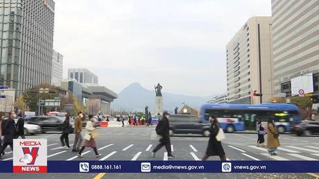 Những mảng màu đối lập trong ngành dịch vụ tại Hàn Quốc