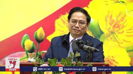 Thủ tướng thăm, chúc Tết cán bộ, người lao động ngành Ngân hàng