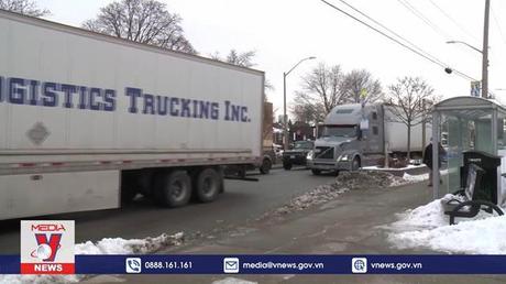 Tuyến đường bộ kết nối Canada-Mỹ bị phong tỏa