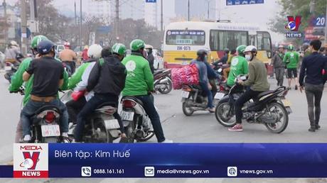 Hà Nội cho xe ôm công nghệ hoạt động trở lại