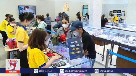 Người dân Đà Nẵng mua vàng ngày 