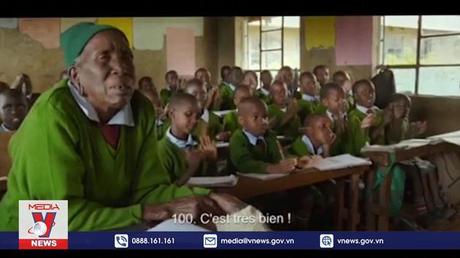 Cụ bà Kenya trở lại trường ở tuổi 98