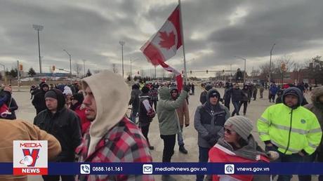 Canada giải tỏa cuộc biểu tình trên cầu Ambassador