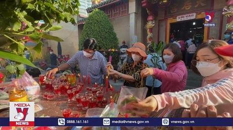 Bình Dương tạm dừng lễ hội thu hút hàng vạn người dân