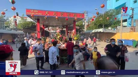 Không lơ là phòng dịch khi tham gia lễ hội