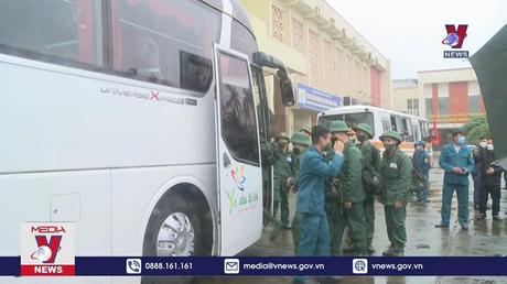 Thanh niên Bắc Trung Bộ hăng hái lên đường nhập ngũ