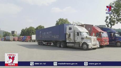 Trung Quốc tạm ngừng nhập khẩu qua cửa khẩu Lào Cai