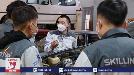 Sinh viên trường nghề phấn khởi học trực tiếp