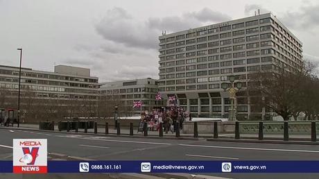 Cảnh báo nguy cơ khi dỡ bỏ cách ly và xét nghiệm COVID-19