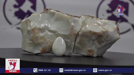 Viên đá opal lớn nhất thế giới