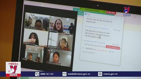 Học sinh tiểu học học trực tuyến khi nhiệt độ dưới 10 độ C