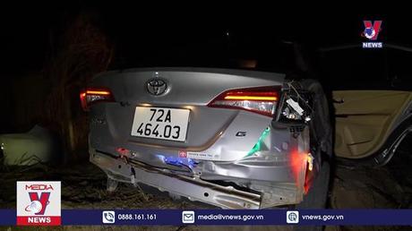 Ô tô lao xuống hố sâu làm 3 người thương vong